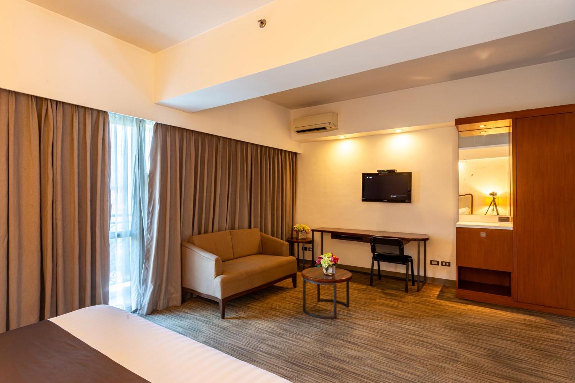 La Breza Hotel Кесон-Сити Экстерьер фото