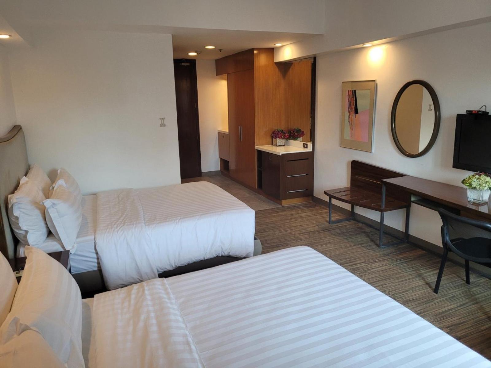 La Breza Hotel Кесон-Сити Экстерьер фото